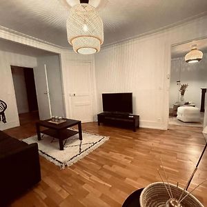 Chic Apartment On The Famous Shopping Rue Du Faubourg Saint-Honore Street
